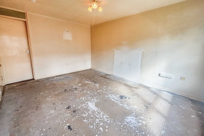 81 Spring Edge, King Cross, Halifax, West Yorkshire, HX1 3BD 3
