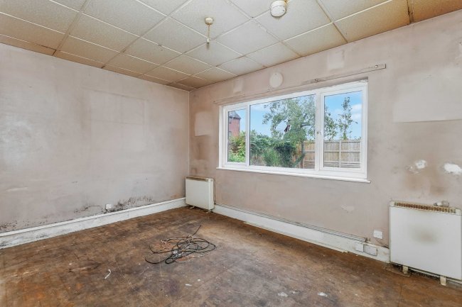 Flat 3, 75 Shakespeare Road, Bedford, Bedfordshire, MK40 2DW 3