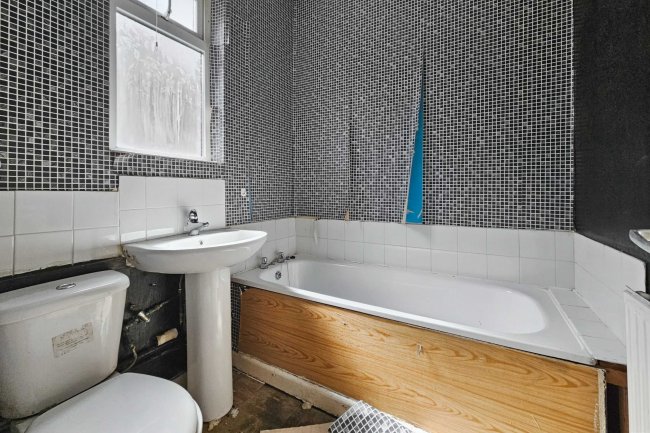 Flat 2, 44 Laindon Road, Longsight, Manchester, M14 5DP 4