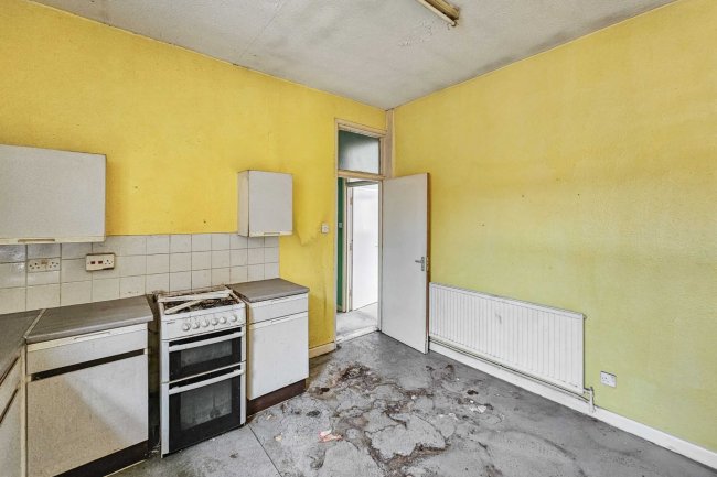 Flat 2, 44 Laindon Road, Longsight, Manchester, M14 5DP 4