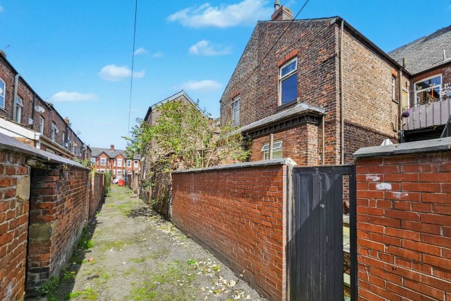 Flat 2, 44 Laindon Road, Longsight, Manchester, M14 5DP 4