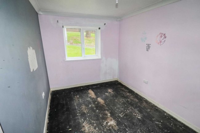 25 Rosemount Close, Keighley, West Yorkshire, BD21 2EF 2