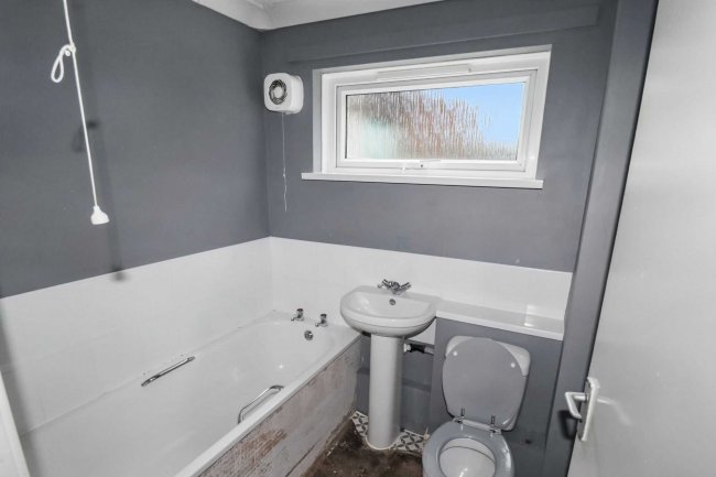 25 Rosemount Close, Keighley, West Yorkshire, BD21 2EF 2