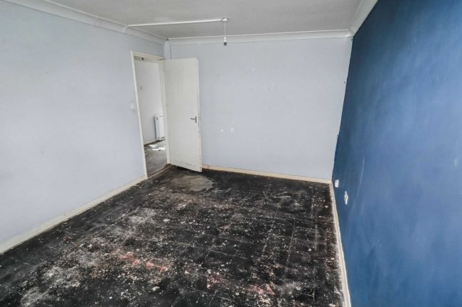 25 Rosemount Close, Keighley, West Yorkshire, BD21 2EF 2