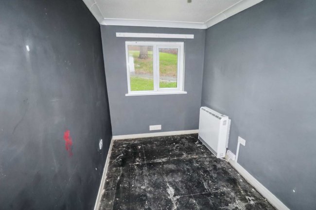 25 Rosemount Close, Keighley, West Yorkshire, BD21 2EF 2