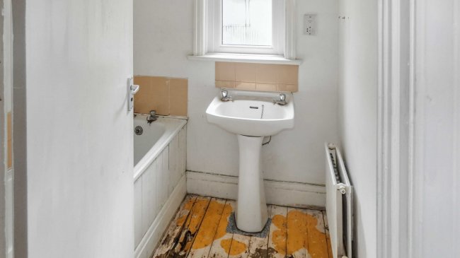 Flat 1, 84 Albany Street, Hull, East Yorkshire, HU3 1PN 5