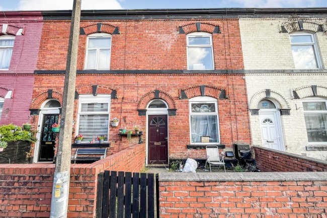 25 Vernon Street, Bury, Lancashire, BL9 5AR 6