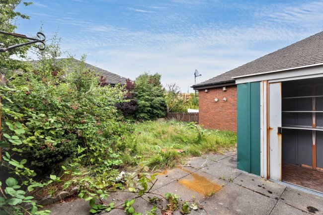4 Lambeth Close, Blackburn, Lancashire BB1 1LB 6
