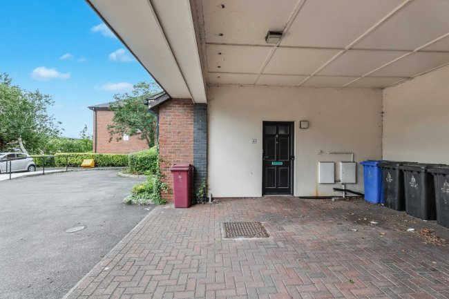 4 Lambeth Close, Blackburn, Lancashire BB1 1LB 6