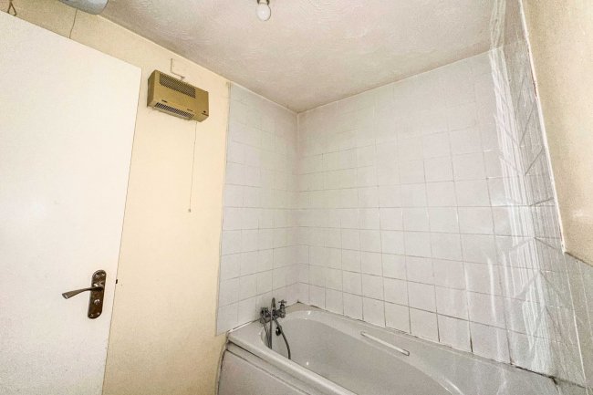 16 Loughman Close, Kingswood, Bristol, BS15 4BZ 5