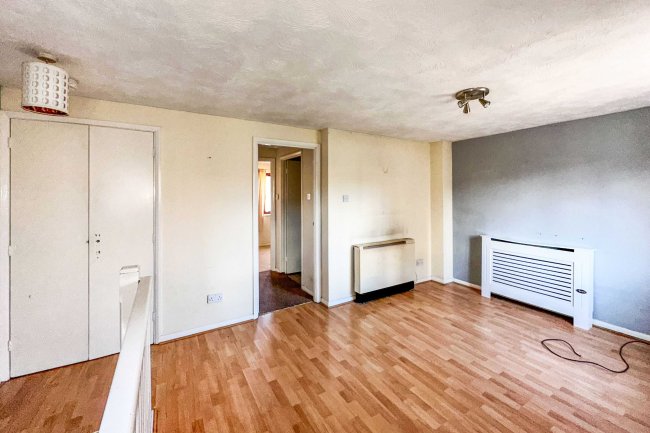 16 Loughman Close, Kingswood, Bristol, BS15 4BZ 5