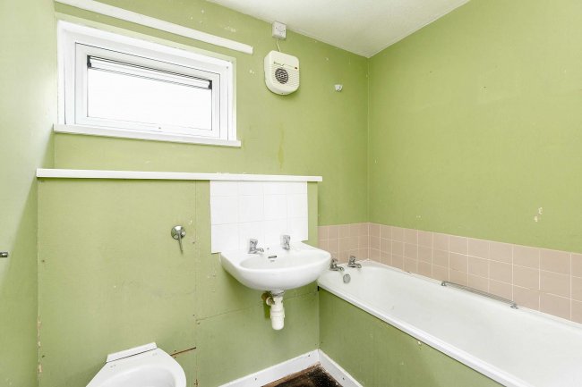46 & 48 Browney Path, Bedford, Bedfordshire, MK41 7XH 3