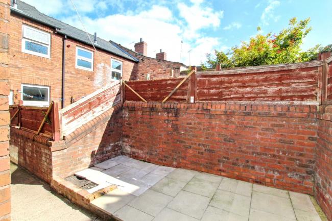 39 Coronation Street, Macclesfield, Cheshire, SK11 7PQ 8