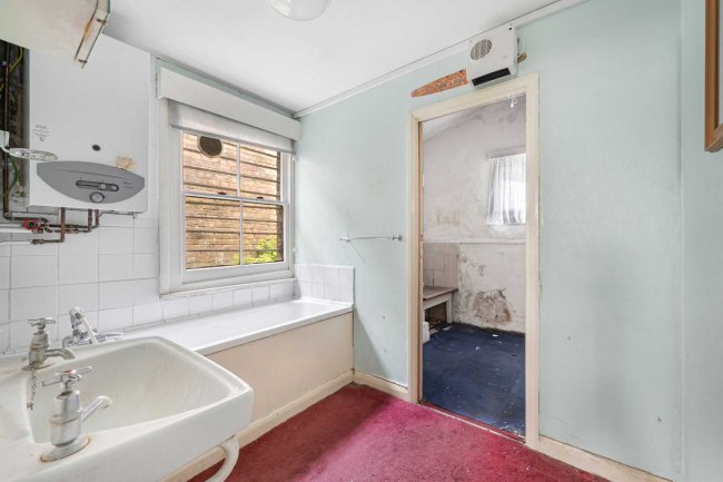 13 Fishers Lane, Chiswick, London, W4 1RX 8