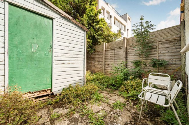 13 Fishers Lane, Chiswick, London, W4 1RX 8