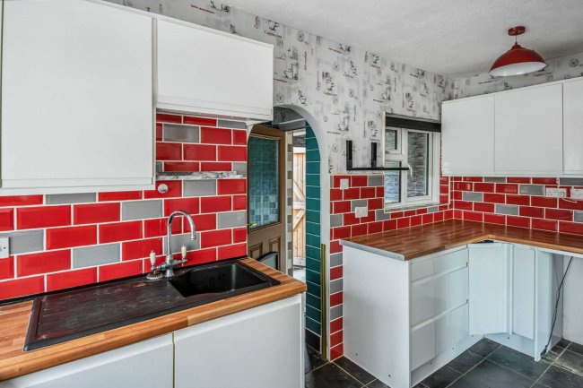 3 Landseer, North Cheriton, Templecombe, Somerset, BA8 0AS 9