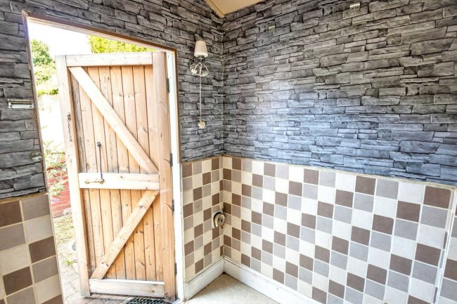 3 Landseer, North Cheriton, Templecombe, Somerset, BA8 0AS 9