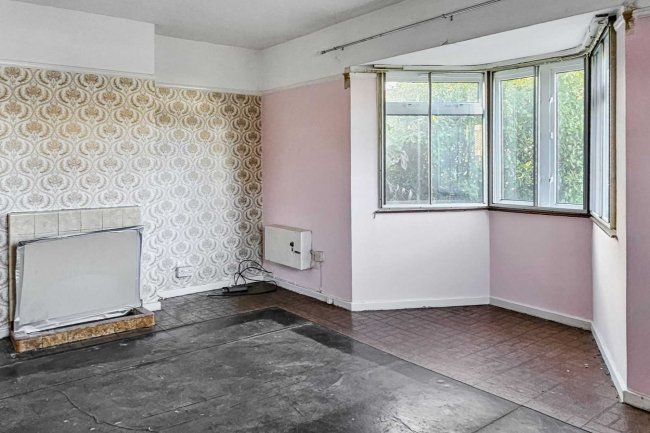 2 Montrose Way, Datchet, Slough SL3 9ND 10