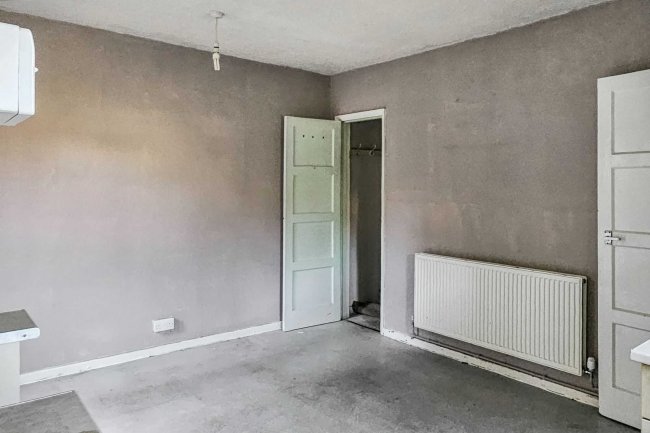 2 Montrose Way, Datchet, Slough SL3 9ND 10