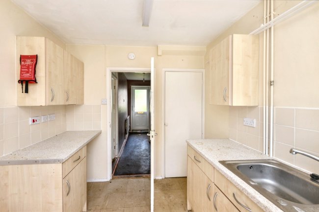 61 Harris Crescent, Needingworth, St. Ives, Cambridgeshire, PE27 4TE 5