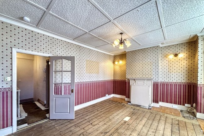 113A Rosslyn Crescent, Harrow, Middlesex HA1 2RY 1