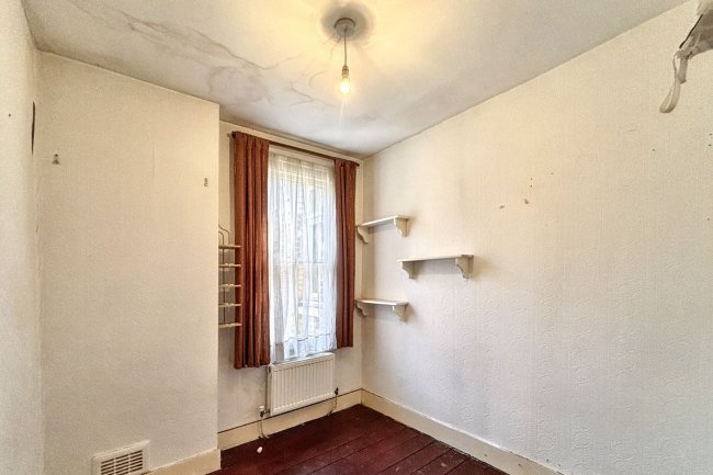 113A Rosslyn Crescent, Harrow, Middlesex HA1 2RY 1