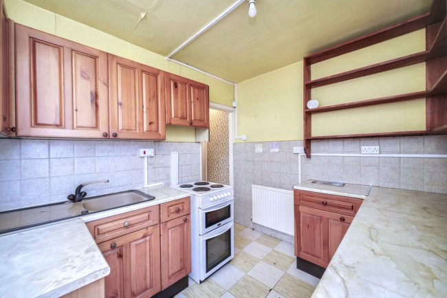 3 Pixham Court, Wimbledon, London, SW19 7EH 5