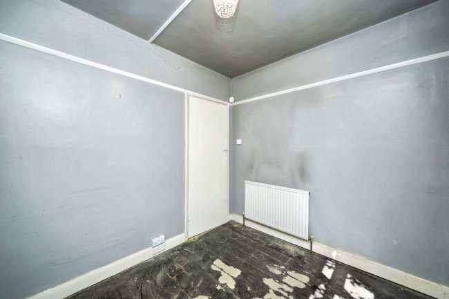 3 Pixham Court, Wimbledon, London, SW19 7EH 5