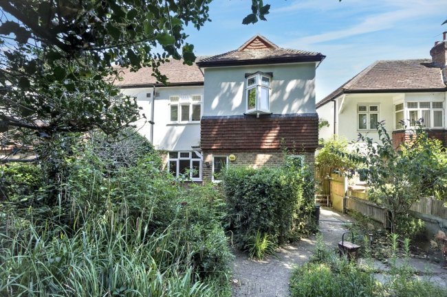 3 Pixham Court, Wimbledon, London, SW19 7EH 5