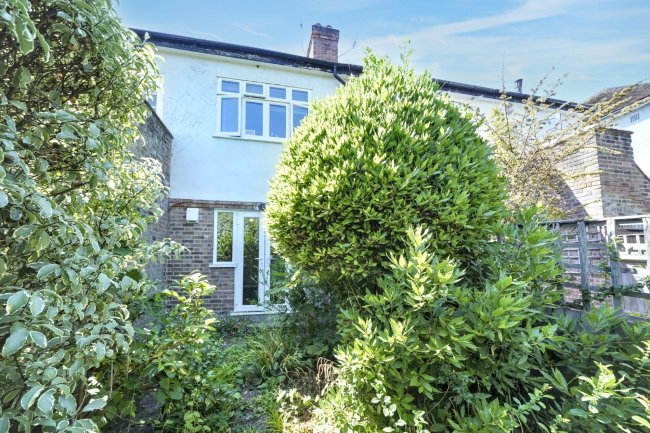 3 Pixham Court, Wimbledon, London, SW19 7EH 5