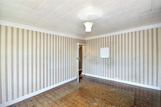 66 Beechcroft Avenue, Harrow, Middlesex, HA2 7JG 2