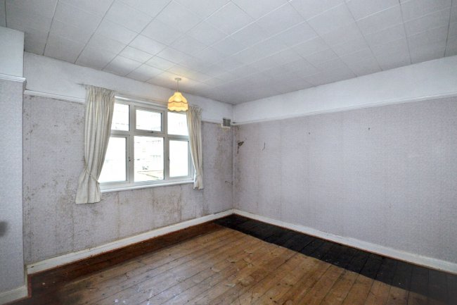 66 Beechcroft Avenue, Harrow, Middlesex, HA2 7JG 2