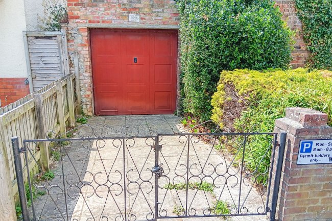 11 Alfred Street, Taunton, TA1 3HU 6