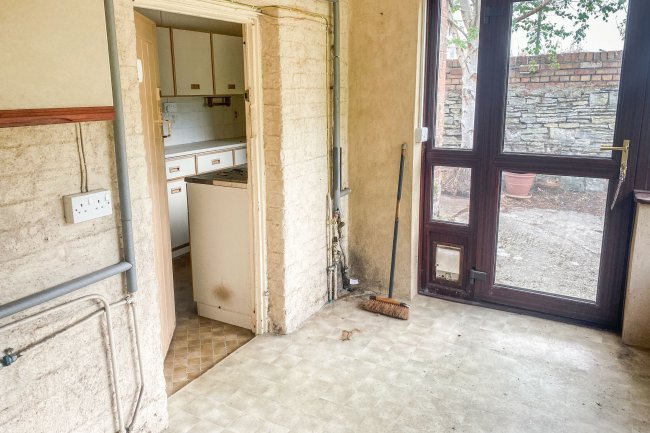 11 Alfred Street, Taunton, TA1 3HU 6