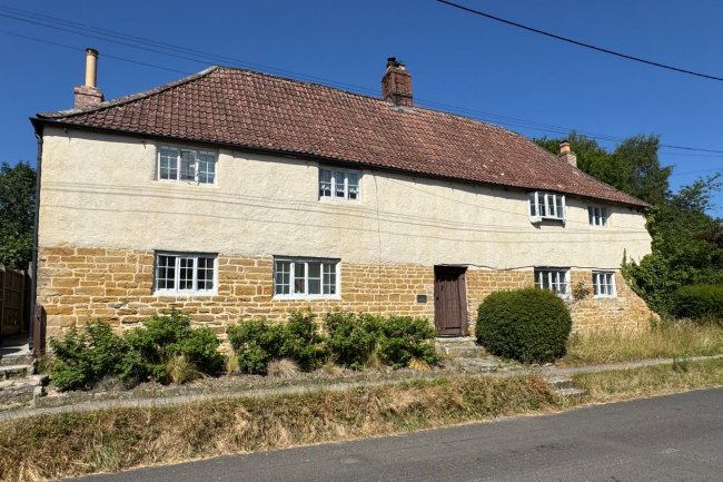 2 Castle Cottages, Chilthorne Domer, Yeovil, Somerset, BA22 8RD 6