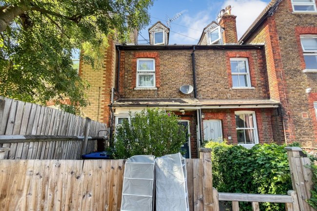 41 Hawks Road, Kingston-upon-Thames, Surrey, KT1 3DS 1