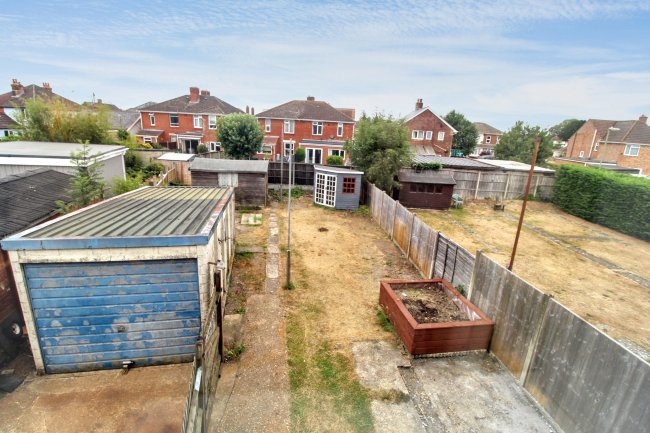 23 Causeway Crescent, Totton, Southampton, SO40 3AZ 4