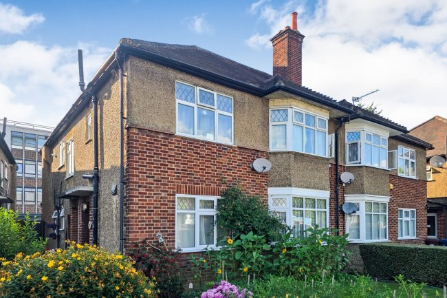 10 Beechcroft Avenue, Harrow, Middlesex, HA2 7JF 10