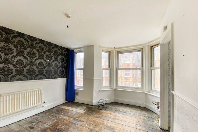 38 Bradstone Road, Folkstone CT20 1HW 6