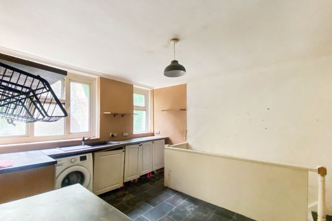 38 Bradstone Road, Folkstone CT20 1HW 6