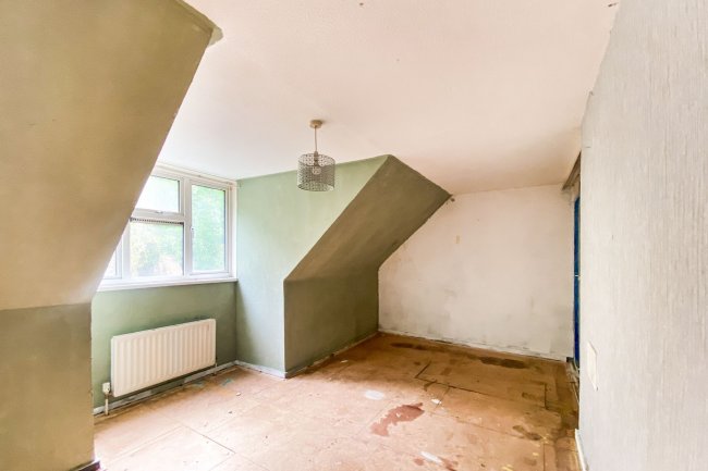 38 Bradstone Road, Folkstone CT20 1HW 6