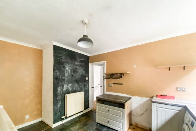 38 Bradstone Road, Folkstone CT20 1HW 6