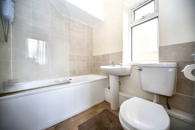 81 Queen Street, Wigan, WN3 4HX 2