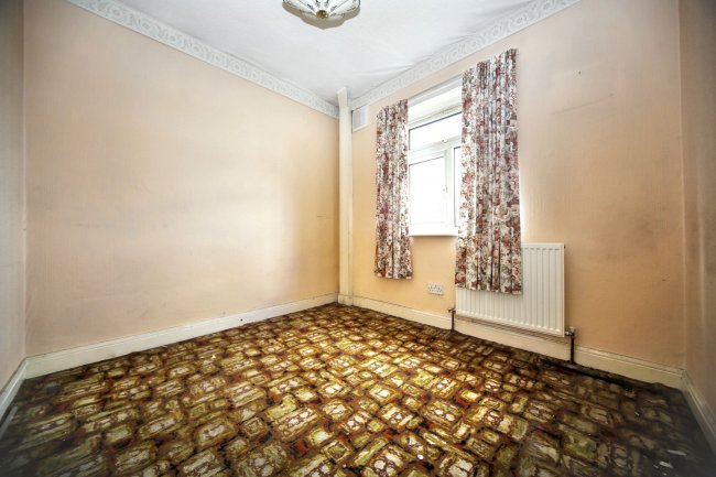 81 Queen Street, Wigan, WN3 4HX 2