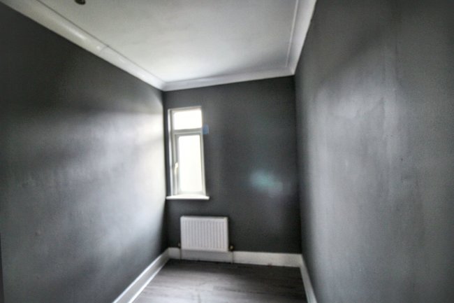 12 Kenneth Road, Chadwell Heath, Romford, RM6 6LL 7