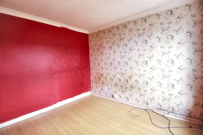 12 Kenneth Road, Chadwell Heath, Romford, RM6 6LL 7