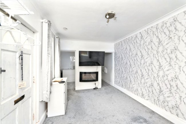 Flat D, 25 Cambridge Road, St. Albans, Hertfordshire, AL1 5LH 3