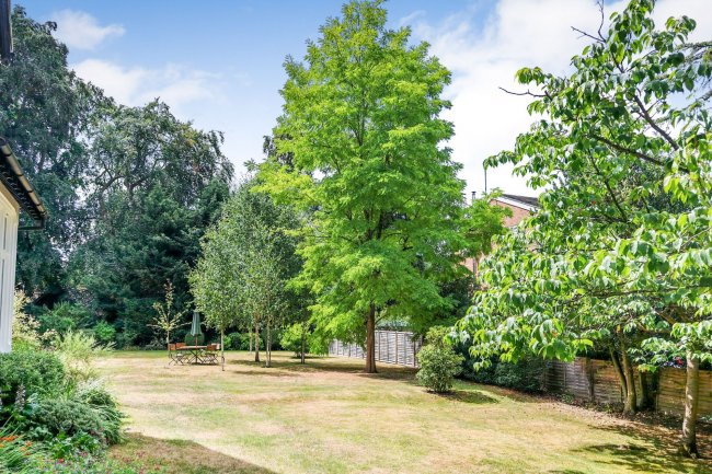 7 Clevemede House, Goring on Thames, RG8 9BX 10