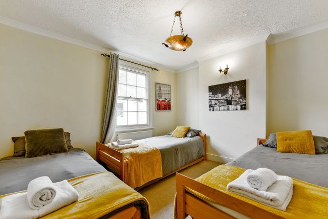 24 Bridgewater Terrace, Windsor, Berkshire, SL4 1RB 8