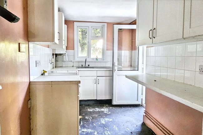 11a Stanlake Villas, London W12 7EX 3